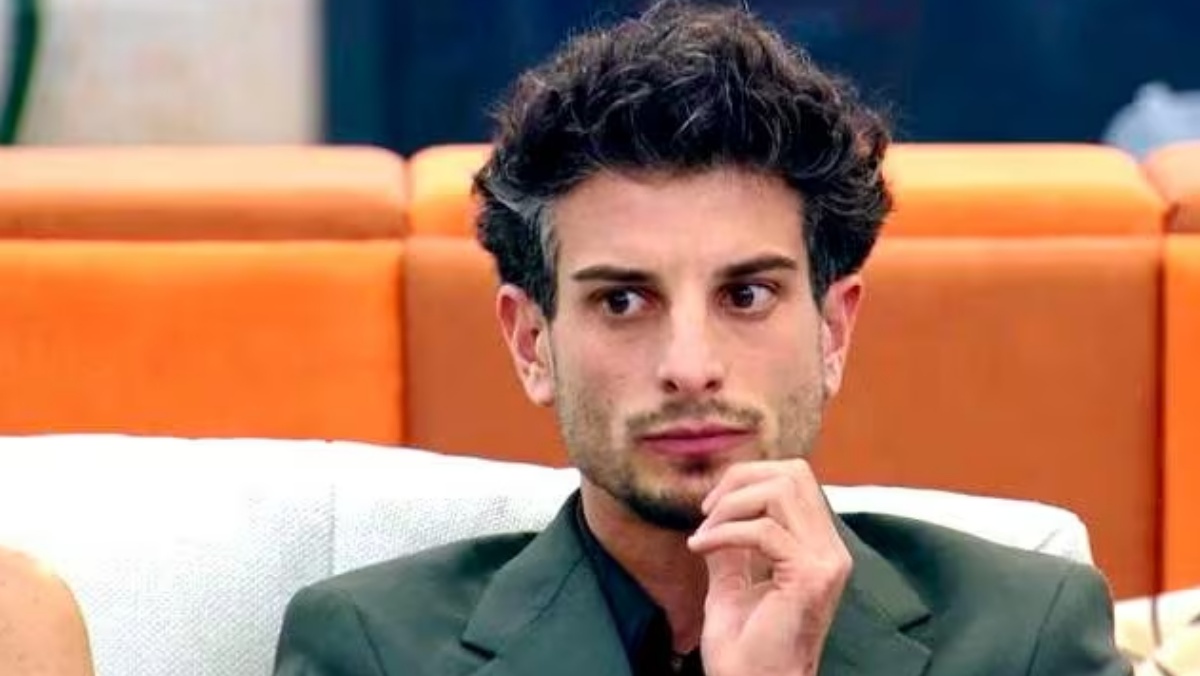 "Grande Fratello", pubblico inferocito con Garibaldi: cos'è successo