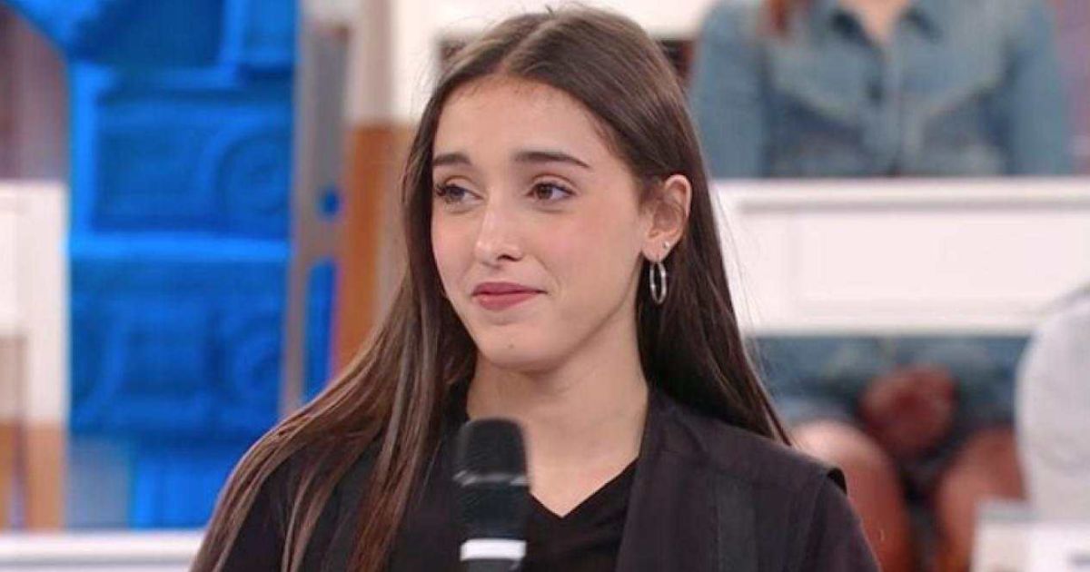 "Amici", Giulia e Kumo stanno insieme? Il gesto della fidanzata di lui