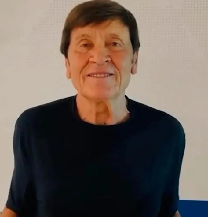 Gianni Morandi annuncia una pausa dai social: il motivo