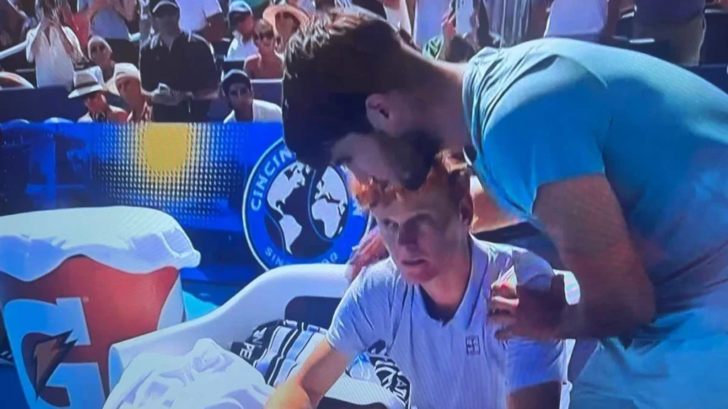 Carlos Alcaraz vince il Masters 1000 di Cincinnati, Sinner costretto al ritiro dopo venti minuti