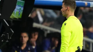 Arbitri al VAR