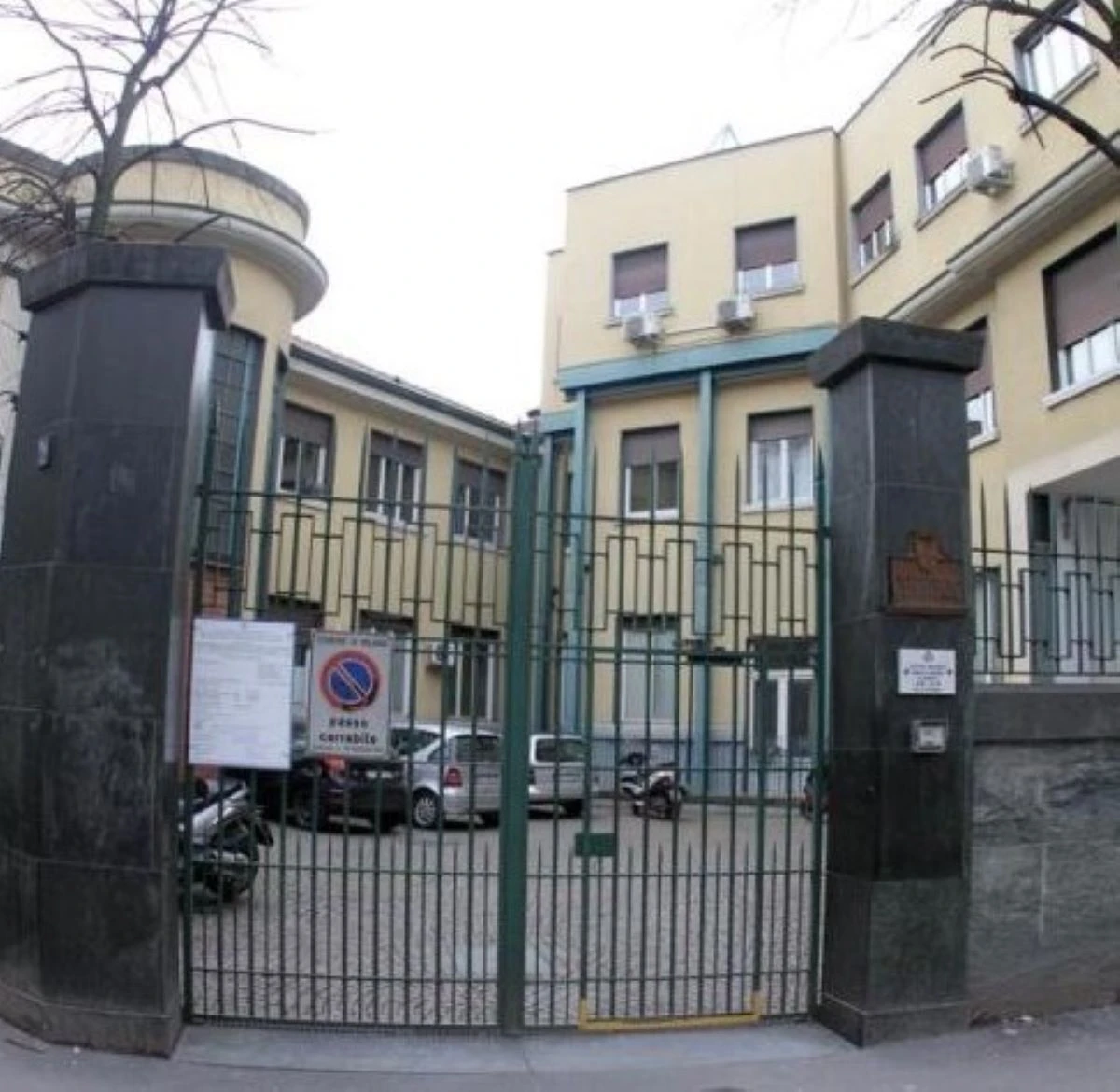 Gioielli rubati presso l'obitorio di Milano