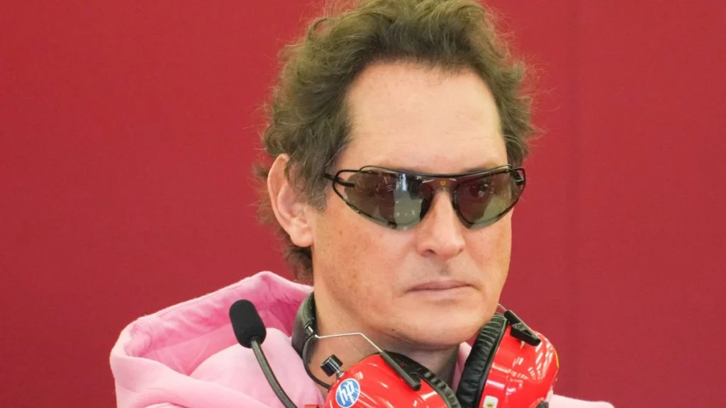John Elkann, presidente Ferrari, durante una conferenza stampa